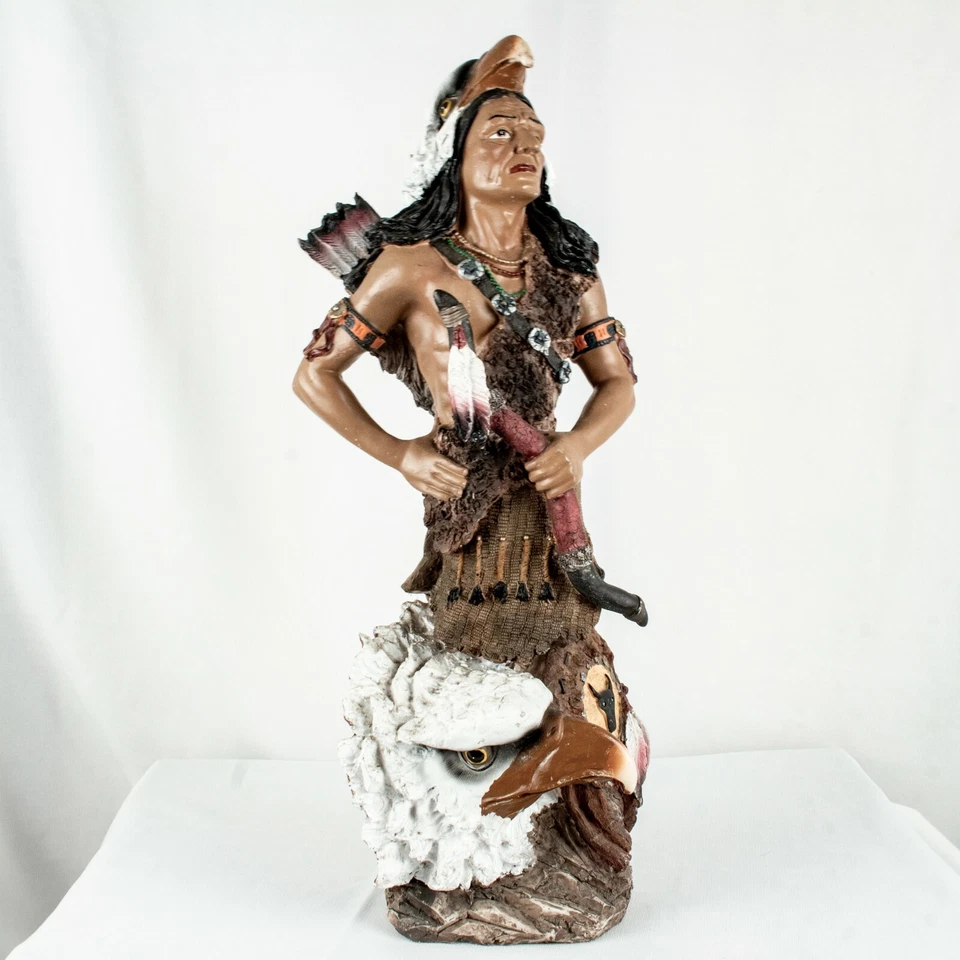 Estatuilla estatua escultura de colección jefe de la tribu nativa americana Lakota Getting War Foto 2 de 4