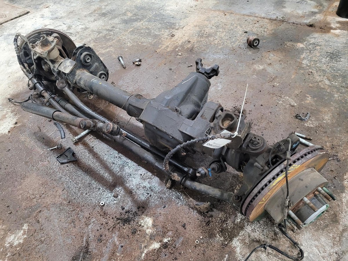 2017-2022 Ford F250-F350 6.2L Gas Front Axle Assembly, 3.73 Ratio