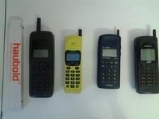  grandi vecchi cellulari,phone,nokia,siemens,motorola,anni 90,nostalgia,retro,da collezione