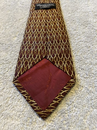 Men’s T M LEWIN 100% Silk Tie R9 Maroon Red Geometric Striped Pattern FREE P&P - Picture 3 of 6