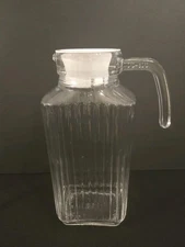 VINTAGE 1970'S ARCOROC FRANCE RIBBED 64OZ PITCHER WITH LID