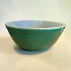 Vintage PYREX Primary Green 2 Quart Mixing Bowl USA EXCELLENT PREOWNED CONDITION