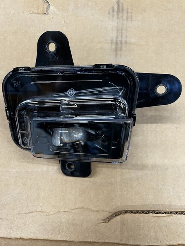 2025 GMC Sierra 1500 Fog Lamp Oem Right GM 84550846 22-26
