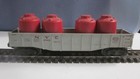 Lionel 6562 gray, NYC, gondola, red lettering w/4 red original canister load — photo 2