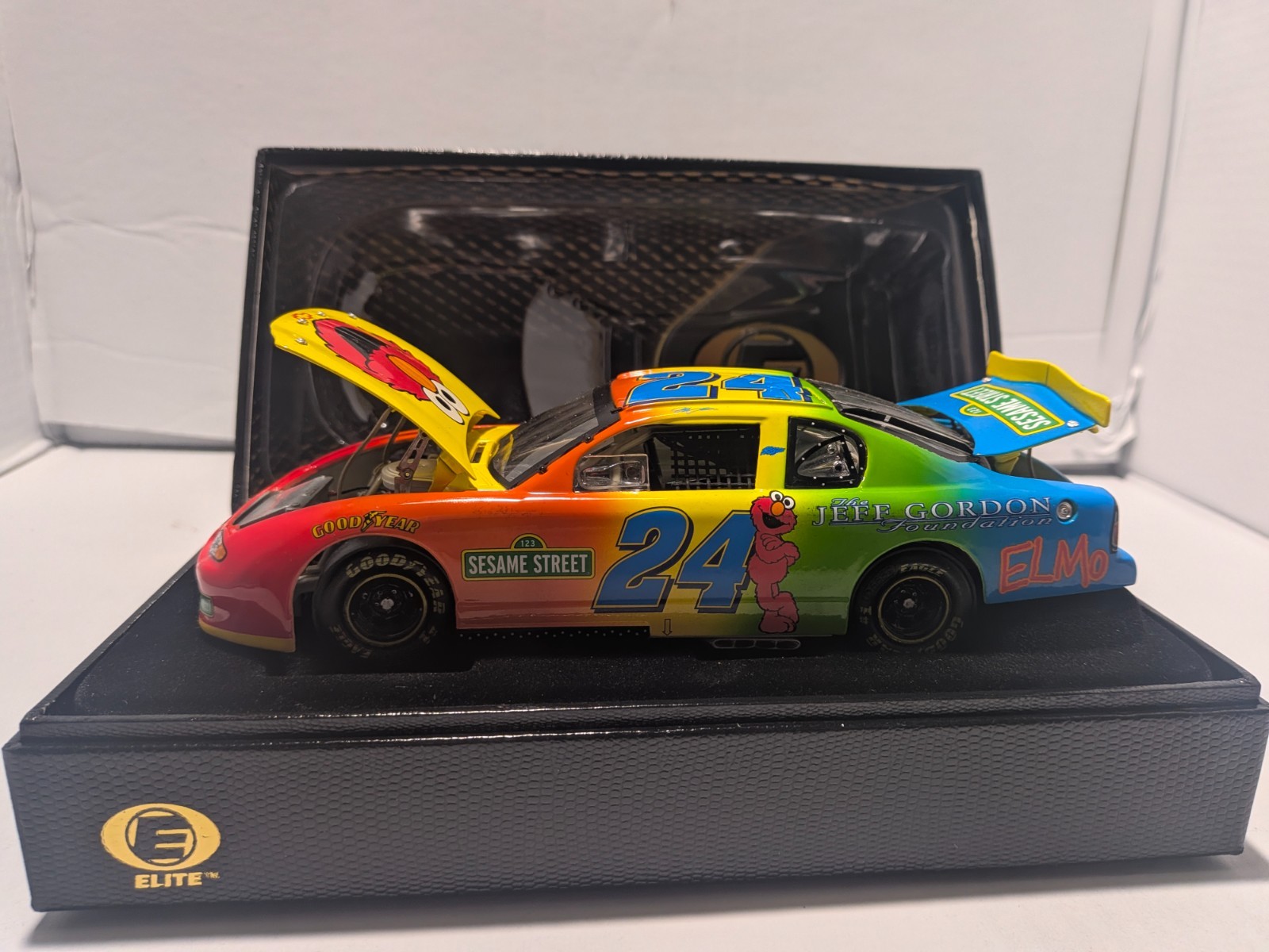 Jeff Gordon #24,1/24 Elite, 2002 Foundation Sesame Street, 401238,#41