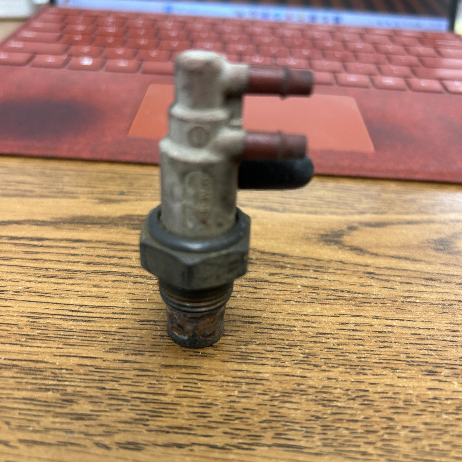 67-91 Ford Lincoln Mercury Ported Vacuum Switch MOTORCRAFT DY165A D7AZ-12A091-A