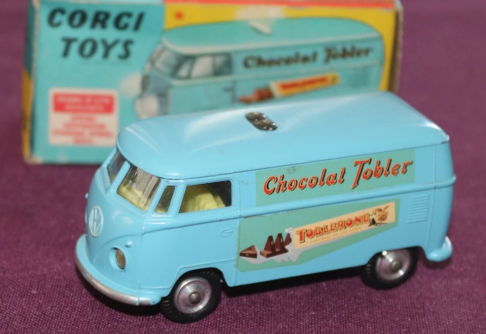 CORGI #441 VOLKSWAGEN TOBLERONE VAN WITH TRANS-O-LITES - MINT IN A NEAR MINT BOX - Image 4 of 4