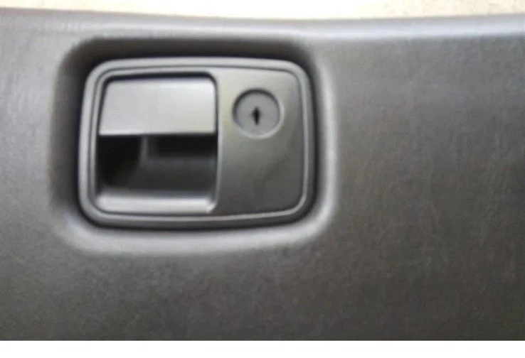 Guantera compatible con Chevrolet Monte Carlo 2000 2001 2002 2003 2004 2005 Foto 2 de 3