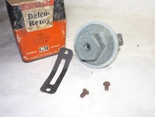 19543 1954 Cadillac Vacuum Advance Nos 1116091 1116074 19543 1954 Cadillac Vacuum Advance Nos 1116091 1116074