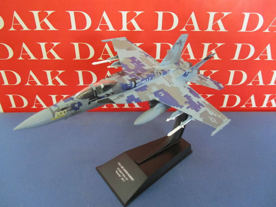 Die cast 1/100 Modellino Aereo Aircraft Boeing F/A-18E Super Hornet VFA-137 2011 - Immagine 3 di 4