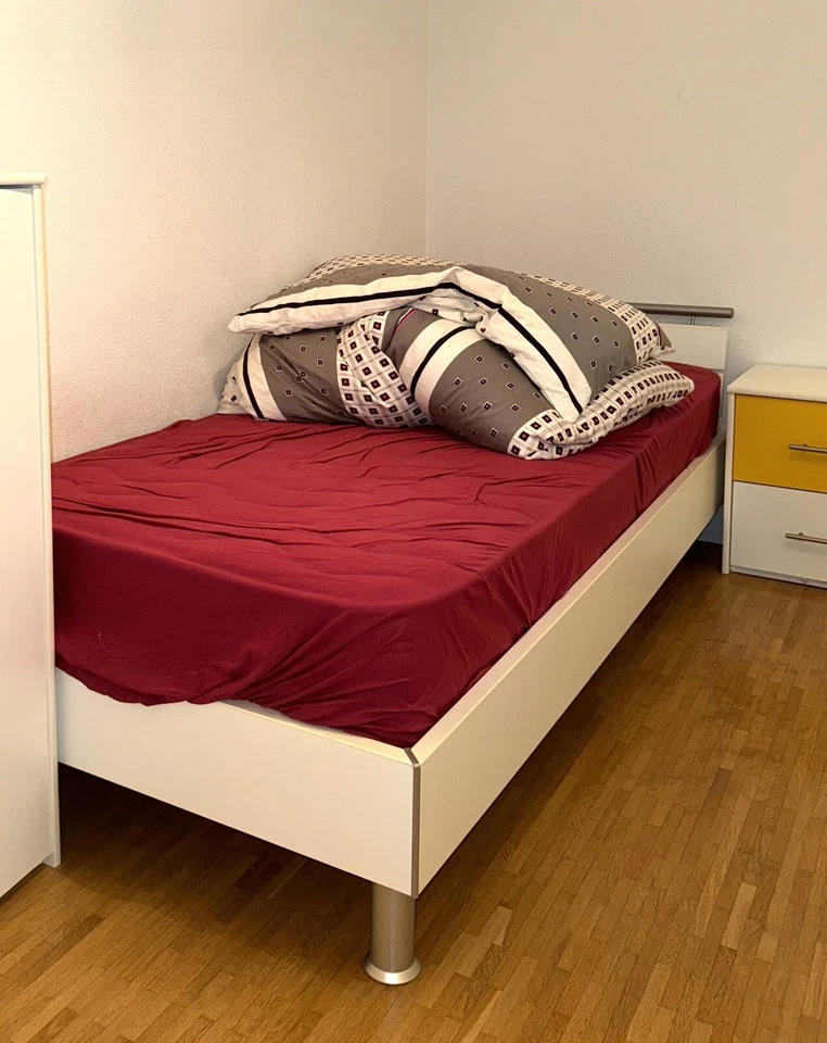 Komplettes Kinderzimmer weiss/gelb 6-teilig - Bild 2 von 4