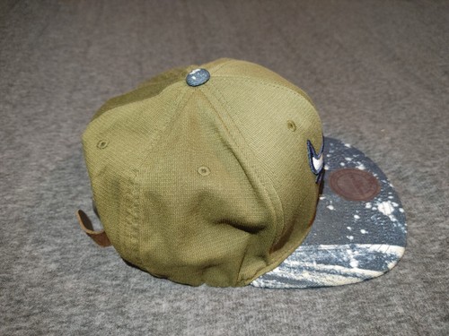 Mitchell & Ness Chicago Bulls Adjustable Hat Cap Olive Green Splatter Paint EUC - Picture 2 of 6