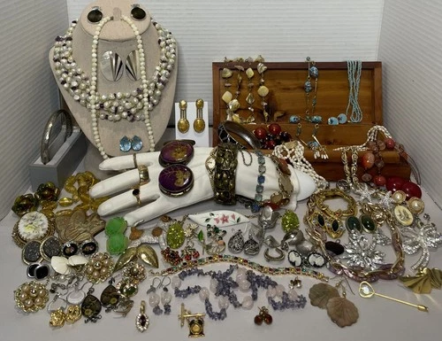 VTG Large Lot of Signed Quality Costume Jewelry 115 Pieces