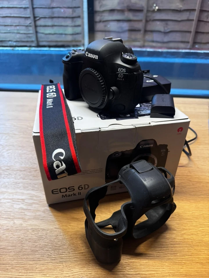 Canon EOS 6D Mark II, photo 2 of 5
