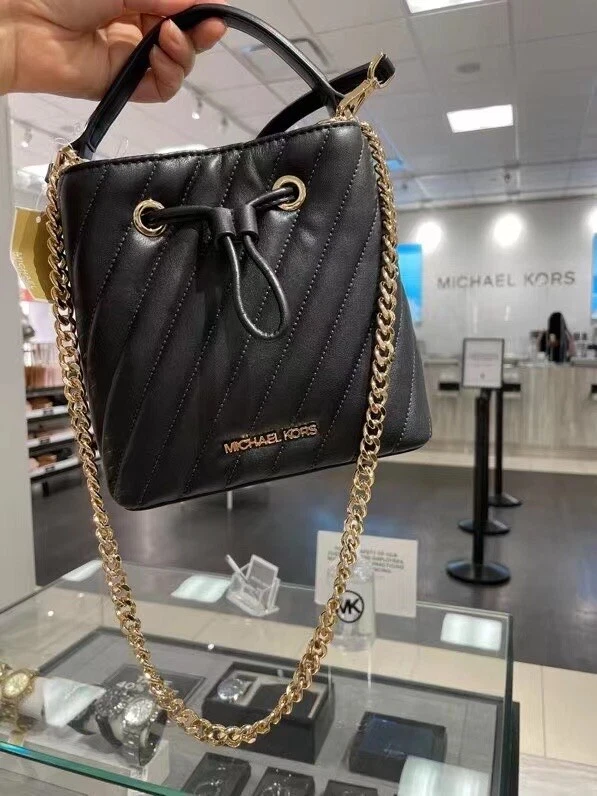 Michael kors hot sale small bucket purse