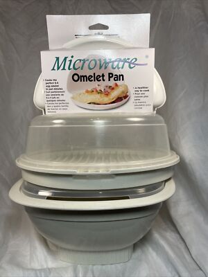 NordicWare Microwave Set: Popcorn Popper~Meat/Bacon Tray w/Lid~Omelet Pan