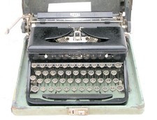 ANTIQUE VINTAGE TYPEWRITER ROYAL PORTABLE BLACK UNTESTED PARTS OR REPAIR thumbnail