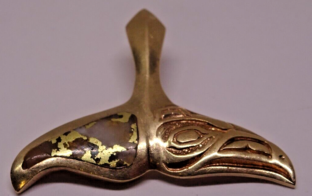 Custom Made 14k yellow Whale Tail pendant inlayed with gold gemstone 3.6 grams