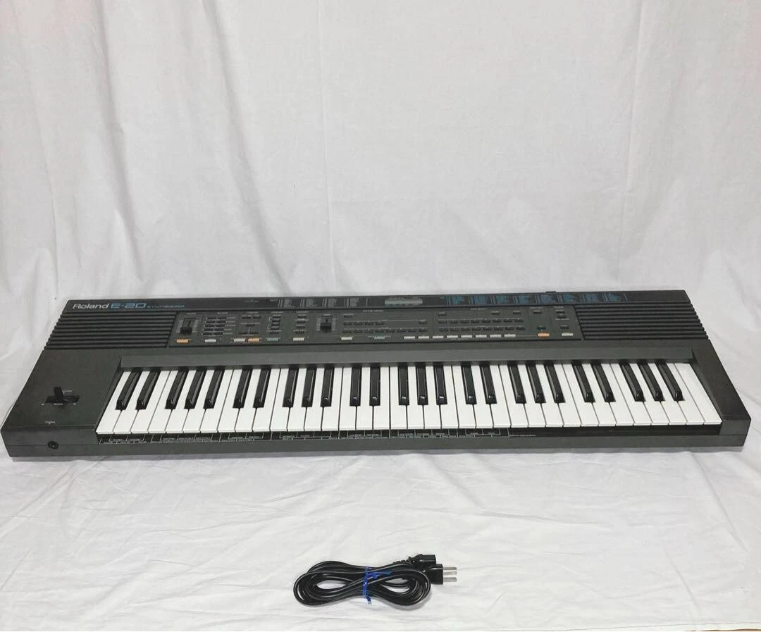 Roland e sale 20 synthesizer