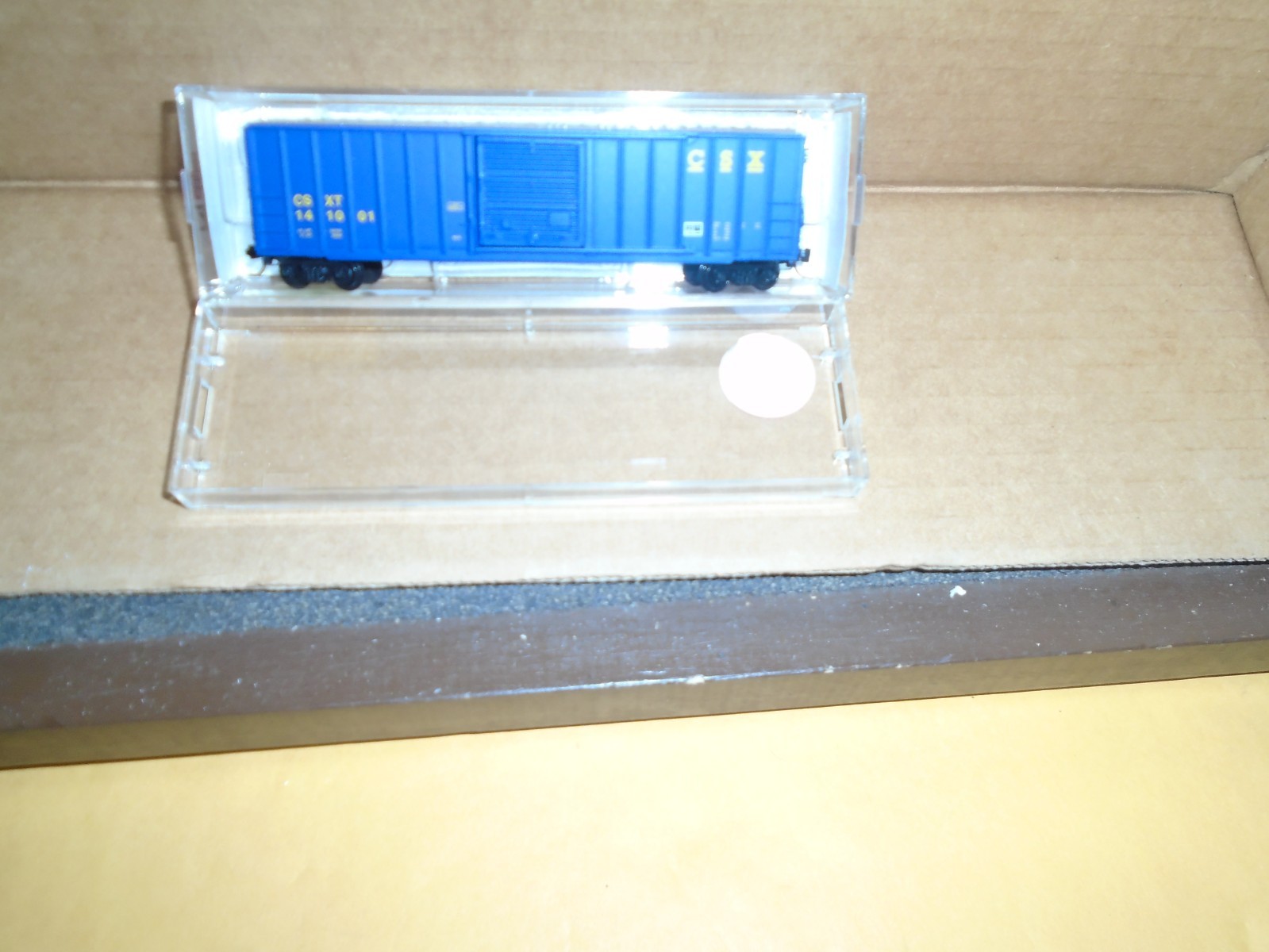 Micro Trains #25550 50' Rib Side Single Door Boxcar - Csx # Csxt 141001 N