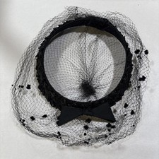 Vintage Women  s Black Banded Hat With Veil And Grosgrain Bow