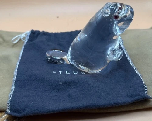 STEUBEN GLASS  Beaver with Garnet Eyes - SIGNED - Lloyd Adkins Design - VG Cond