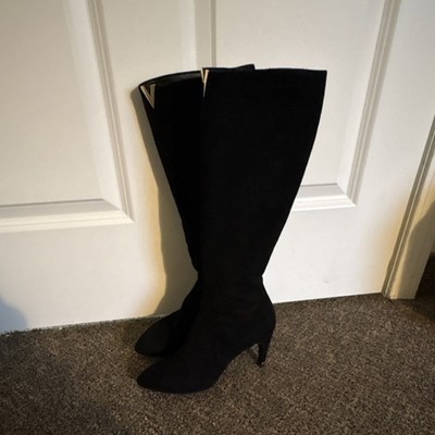 Louis Vuitton Women's Black Knee High Boots with V Logo design in gold
