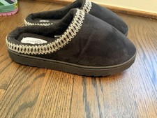Sole Mates Women's Size 8 Slip On Black Slipper NEW