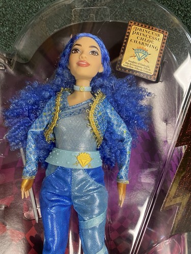 Disney 11” Descendants Rise of Red Doll Chloe Charming Daughter Of Cinderella - Picture 2 of 3