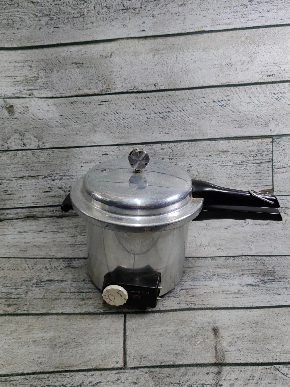 Vintage MIRRO-MATIC 4 QT Electric Pressure Cooker Pan Pot Model 184-M