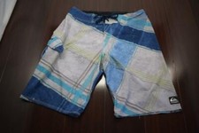 33648 Mens Quiksilver Striped Athletic Performance Cargo Board Shorts Size 32