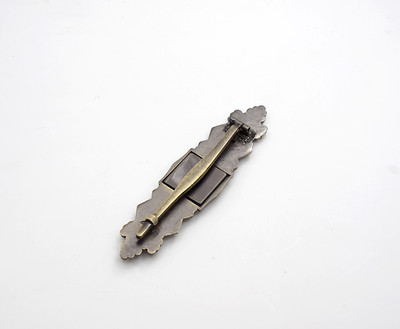 GERMAN ARMY WW2 1957 Issue German Close Combat Clasp in Bronze