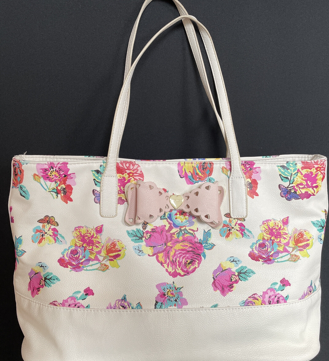 Betsey Johnson Tote Bag Scalloped bow floral pink &… Gem