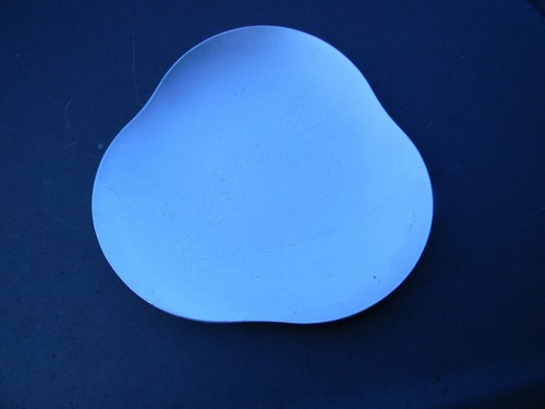 HAMMERED ALUMINUM CANDY DISH BY KENSINGTON 10'' SEE PHOTOS SAME WEAR - Picture 2 of 4