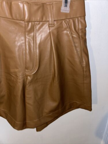 ABERCROMBIE & FITCH VEGAN LEATHER PLEATED HIGH WAIST SHORTS SIZE M. NEW - Picture 5 of 9