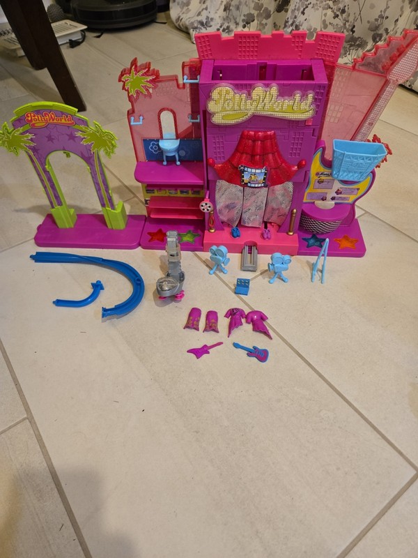 2006 Polly Pocket PollyWorld Rockin' Theme Park & Stage (lights & music work)