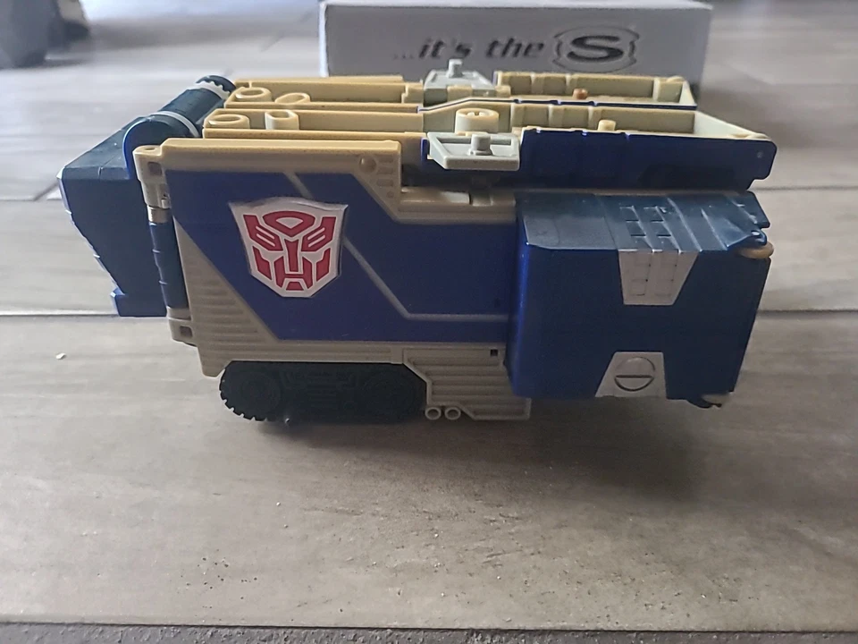 2002 Hasbro Transformers Armada Super Class Optimus Prime TRAILER Discolored - Image 2 of 4