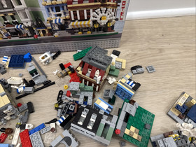 LEGO Mini Modulars (10230) W/ Box and instructions incomplete