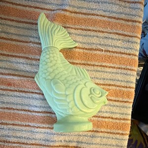 Avon Topaze Foaming Bath Oil 5 fl oz Green Fish Bottle with Box