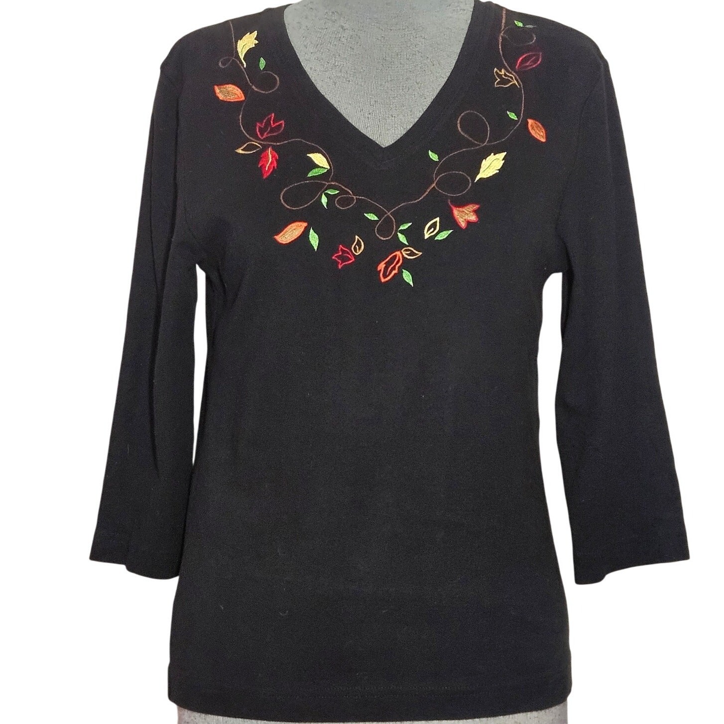 Embordered Leaf Cotton Top Size Small - image 1