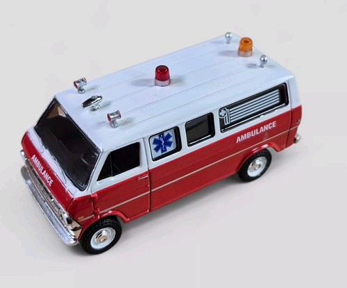 1970 FORD CLUB WAGON AMBULANCE Diorama Collectible DieCast Model Car 1:64 LOOSE - Picture 2 of 8