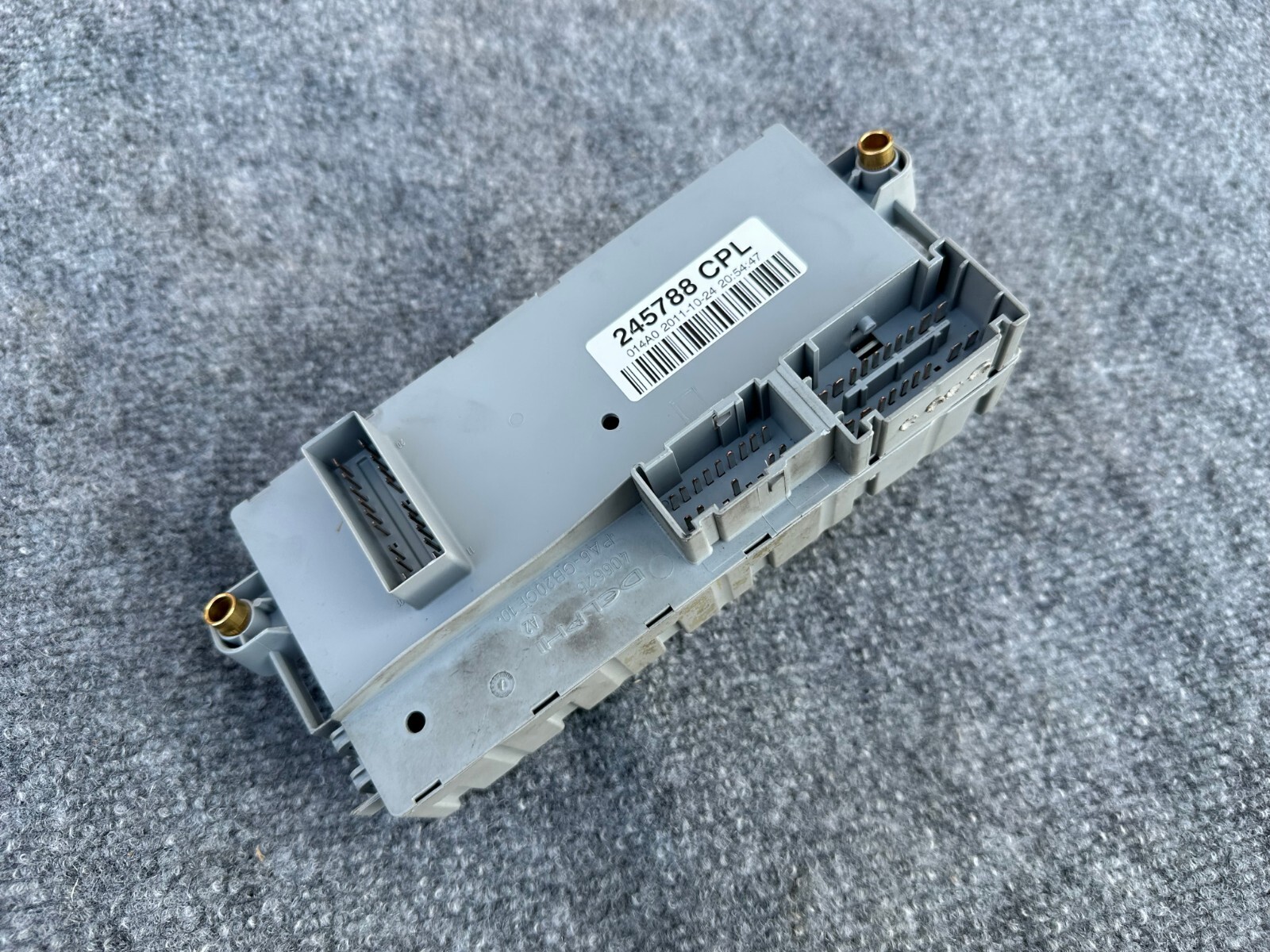 FRONT RELAY FUSE BOX MODULE ASSEMBLY 09-18 MASERATI QUATTROPORTE GRANTURISMO