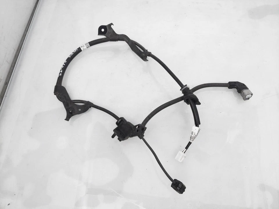 Sensor antifreno ABS rueda trasera izquierda Toyota Venza 2021 890C0-42020 Foto 2 de 4