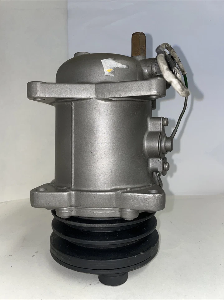 Compresor de aire acondicionado Volvo 240 Air Products 6841028 Foto 2 de 4