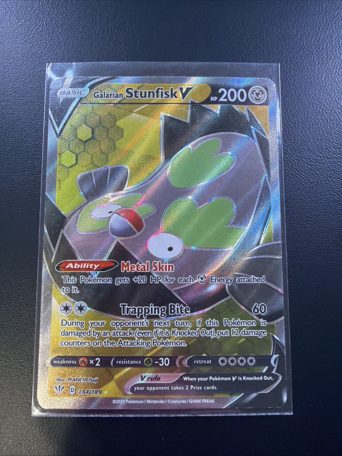 Galarian Stunfisk V (Full Art) SWSH03: Darkness Ablaze - Pokemon NM 184/189