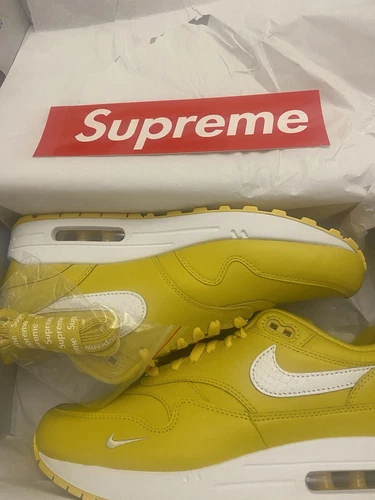 Supreme Nike Air Max 1 taille 7 jaune à la main