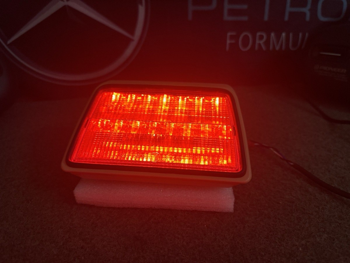 ジャンク ベンツW202テールライト Original Mercedes-Benz W202 C-Class Third Brake Light LED Beige
