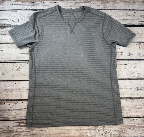 Lululemon Hemd Herren Large grau gestreift Kurzarm Performance Rundhals Logo