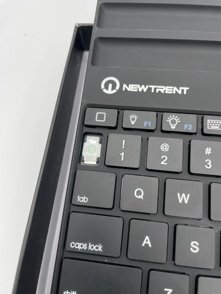 Bluetooth Keyboard Case Airbender NewTrent  1.0 for iPad 2 3 4 - GENUINE - Image 2 of 4