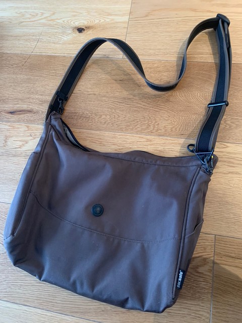 pacsafe citysafe cs100